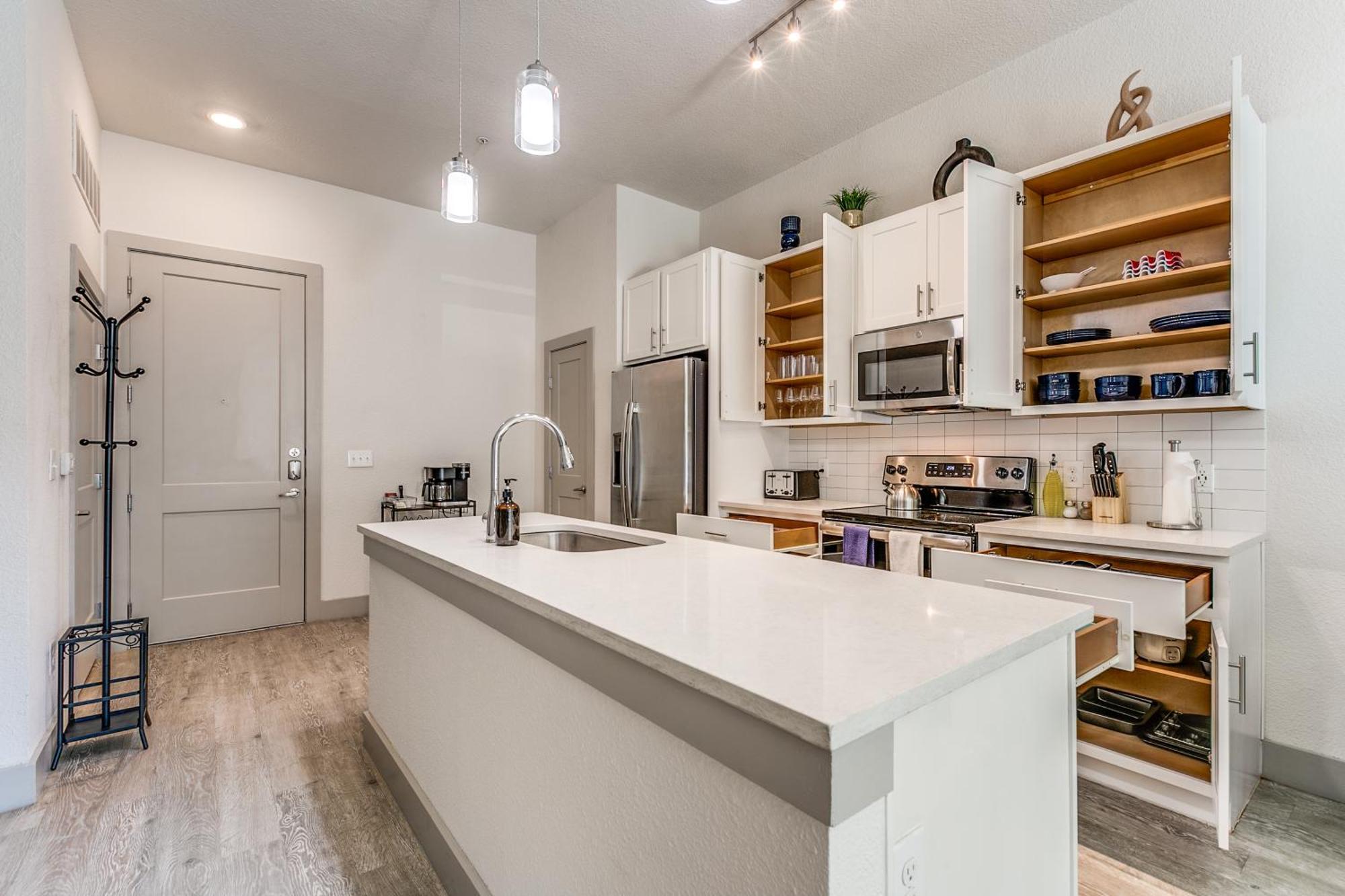 Lush Downtown Condo On Riverwalk W King Ste, Free Parking, Pet Friendly, Centrally Located On Riverwalk Сан-Антонио Экстерьер фото